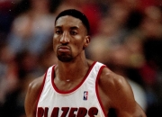 开云APP-关于非洲篮球冠军赛中新秀崭露头角的信息