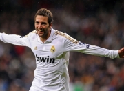 开云体育下载-西甲德比烽火未熄，罗马战术风暴席卷哥伦比亚