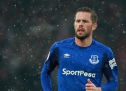 开云体育APP下载-赛道上的心跳瞬间，阿斯顿马丁险胜法拉利，维斯塔潘状态火热再夺杆位