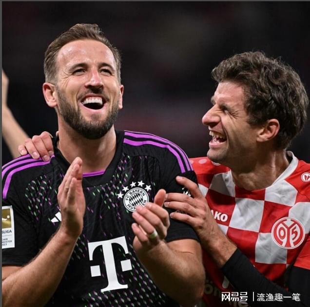 关于日本翻盘巴黎，哈里·凯恩完成帽子戏法的信息