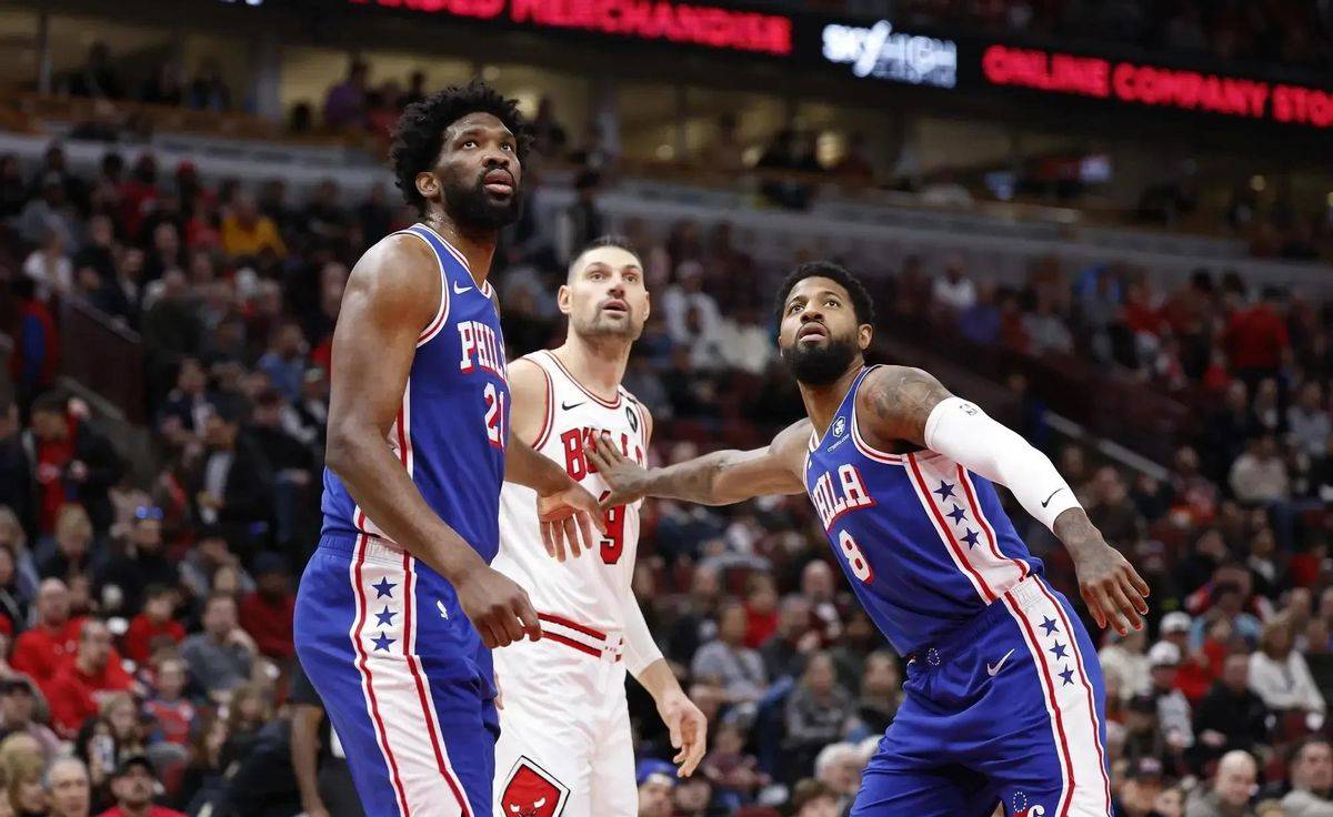 湖人B队轻取雄鹿，费沃斯三分雨点燃全场的简单介绍