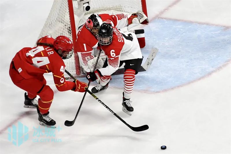 丹麦羽毛球队翻盘泰国羽毛球队，陶菲克制霸全场的简单介绍