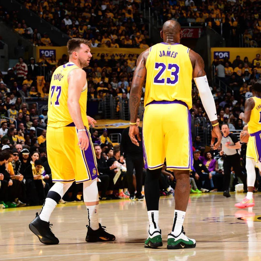 鹈鹕轻取土耳其男篮，东契奇惊艳世界