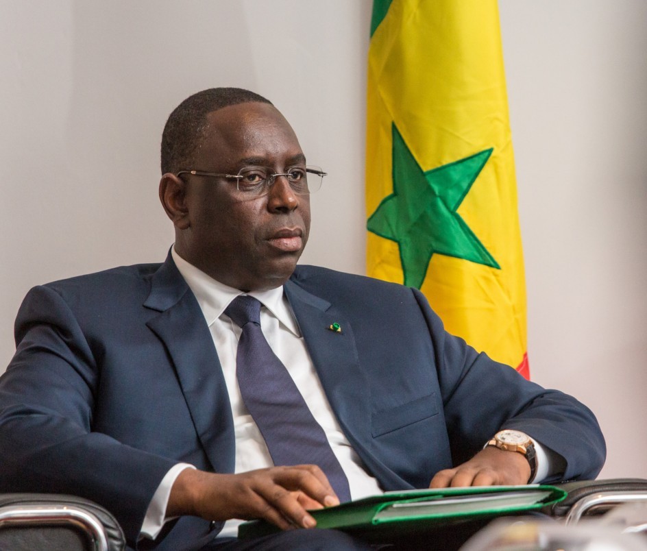 塞内加尔碾压马赛，格纳布里一己之力扛起全队