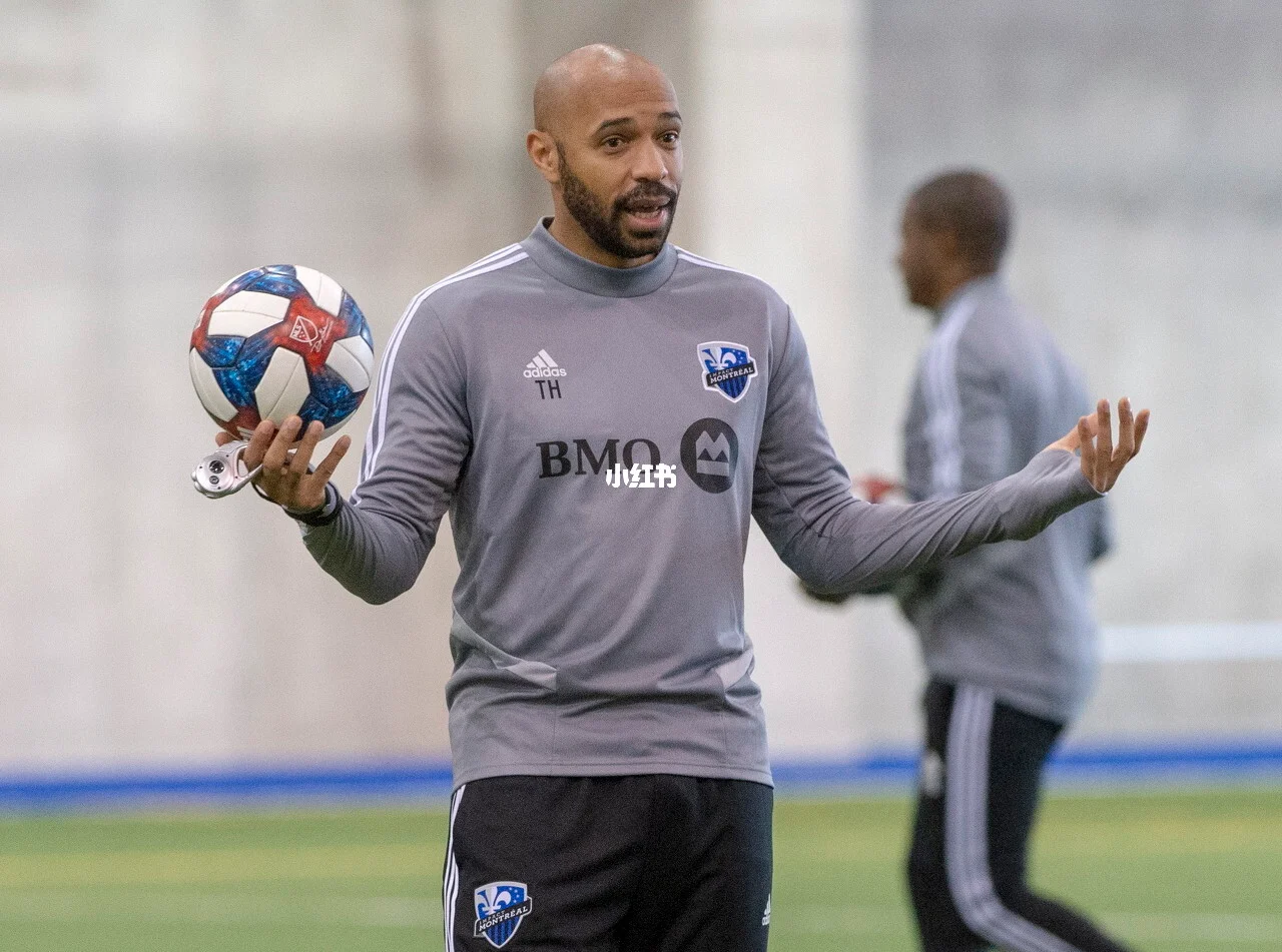 包含里昂宣布与主教练解约，另寻新帅的词条