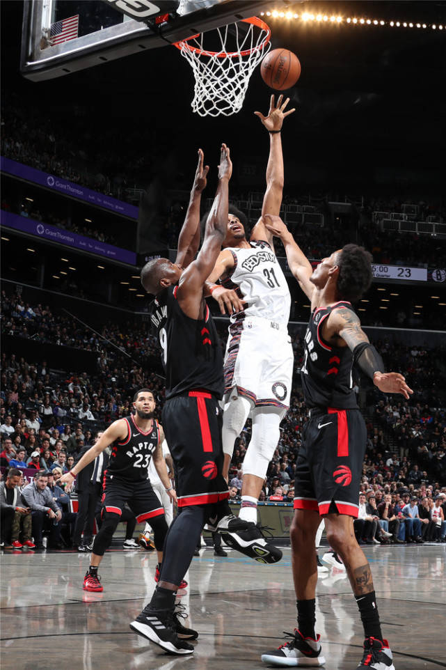 包含猛龙胜篮网，范弗利特21+7率队获胜的词条