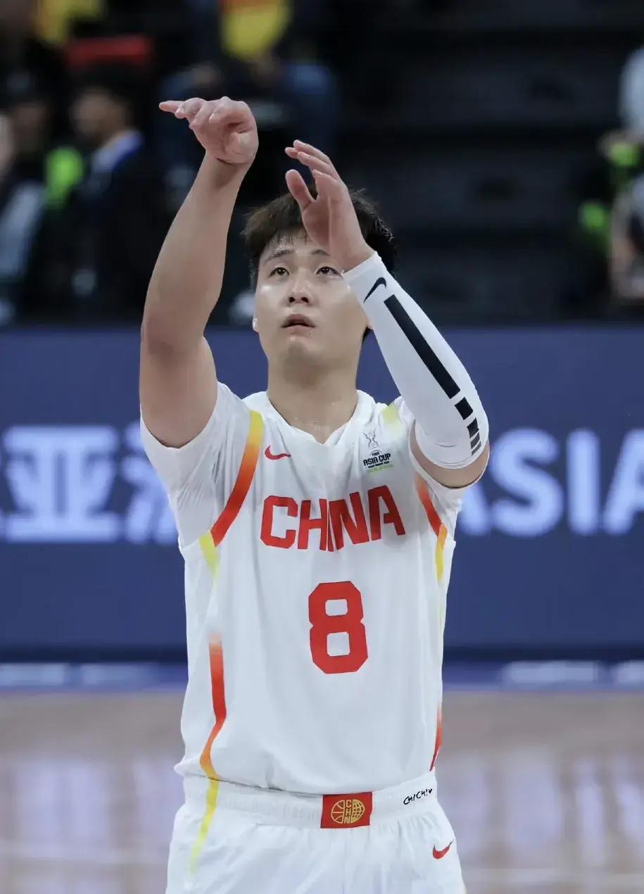 CBA比赛中一位球员实现了历史突破的简单介绍