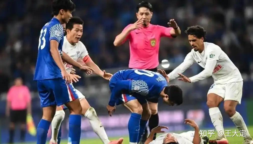 关于中超比赛引发球队纷争，俱乐部间关系恶化的信息