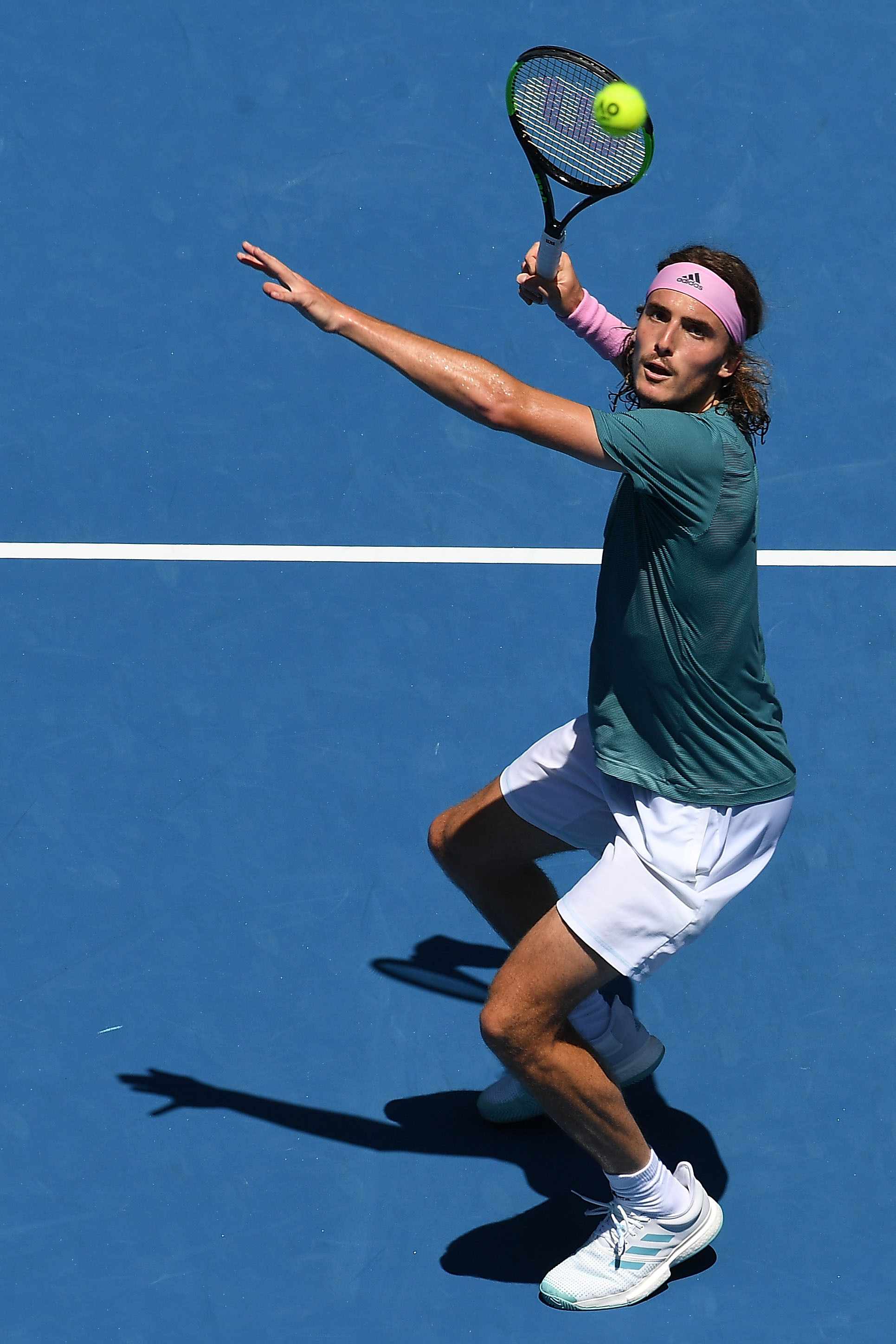 包含欧洲网球队绝地反击法国网球队，西西帕斯绝境逆转的词条