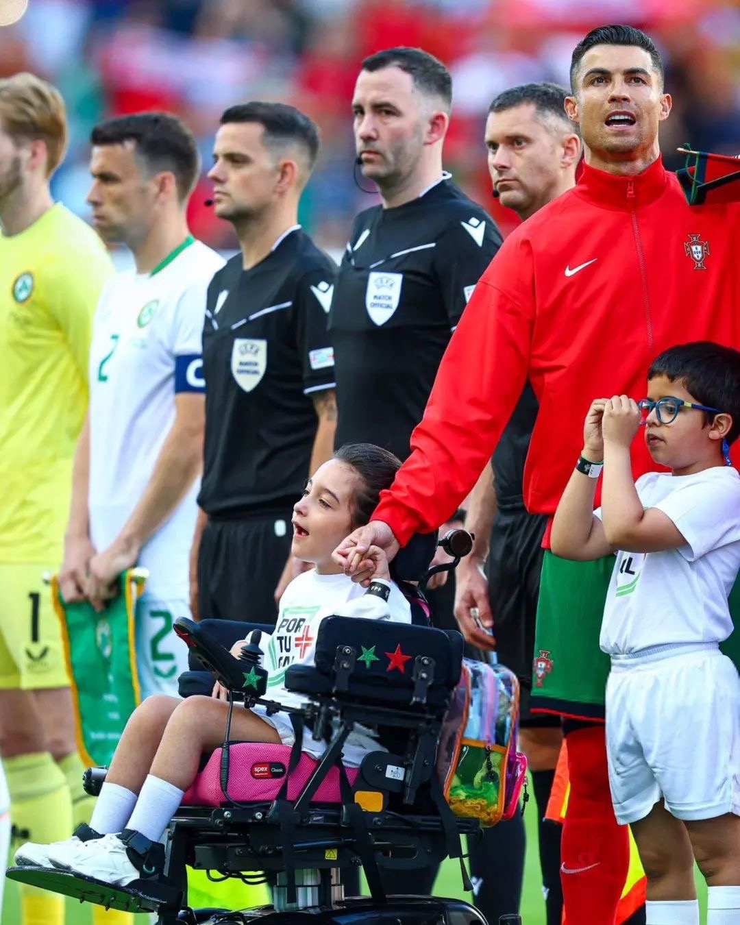 包含葡萄牙队轻取中国队，梁靖崑带队取胜的词条
