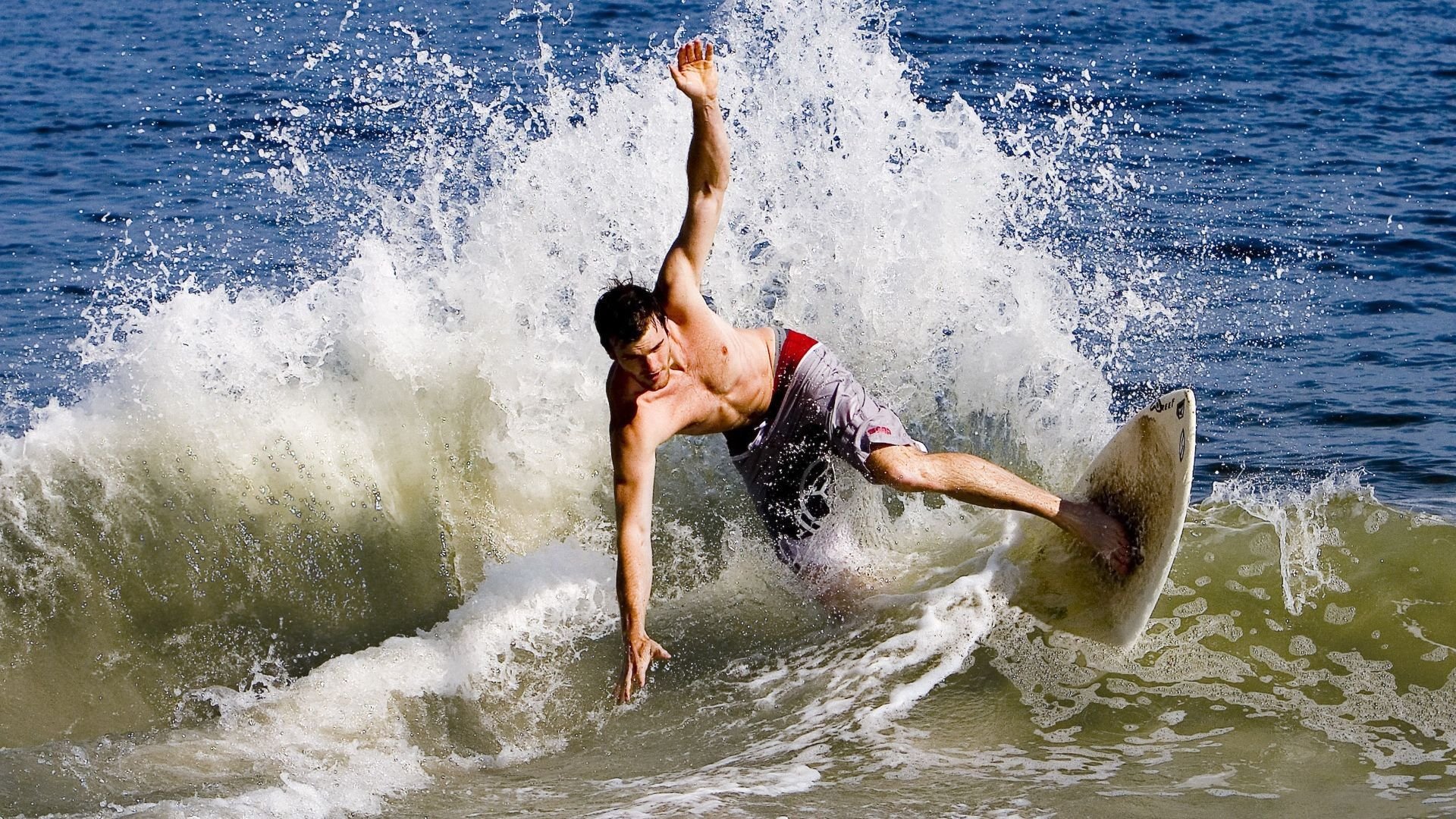 掘金正面击溃爵士，库里在东决关键战接管比赛，双星闪耀，定义新时代